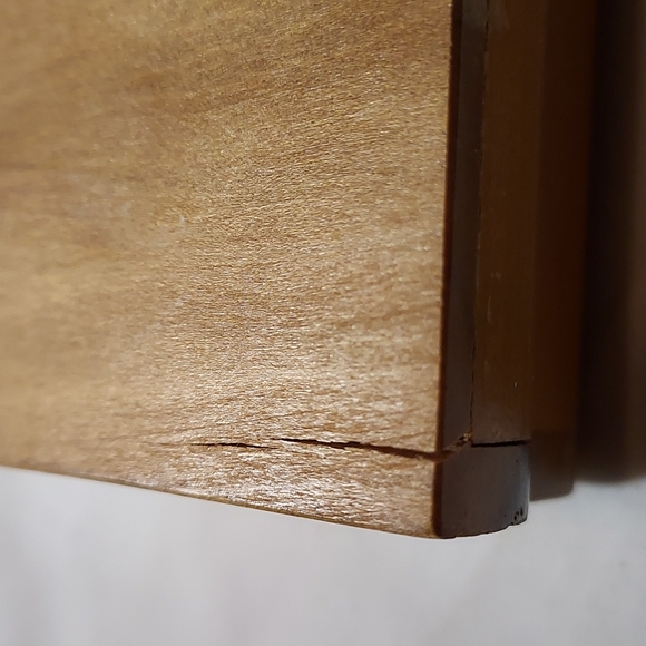 Vintage Wood Box with Red Lined Material Curved Edges - Picture 11 of 12